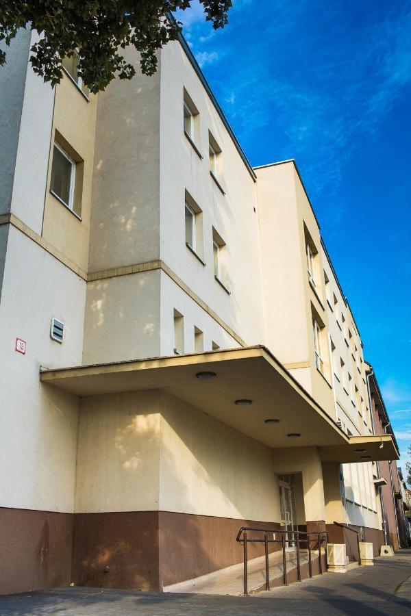 Danubius Szallo Комарно Экстерьер фото