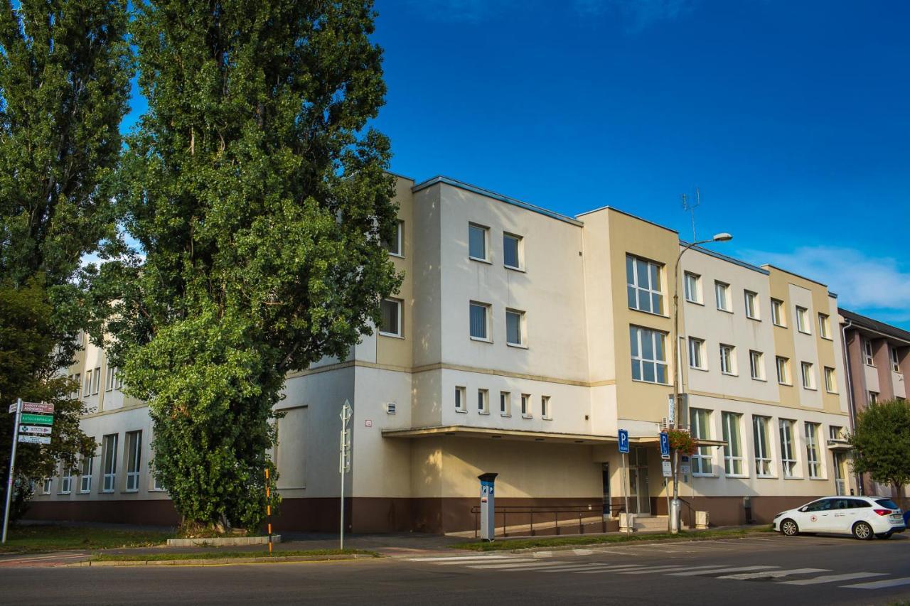 Danubius Szallo Комарно Экстерьер фото